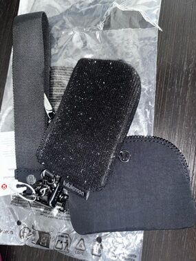 Lululemon Dual Pouch wristlet-black/sparkle/gunmetal